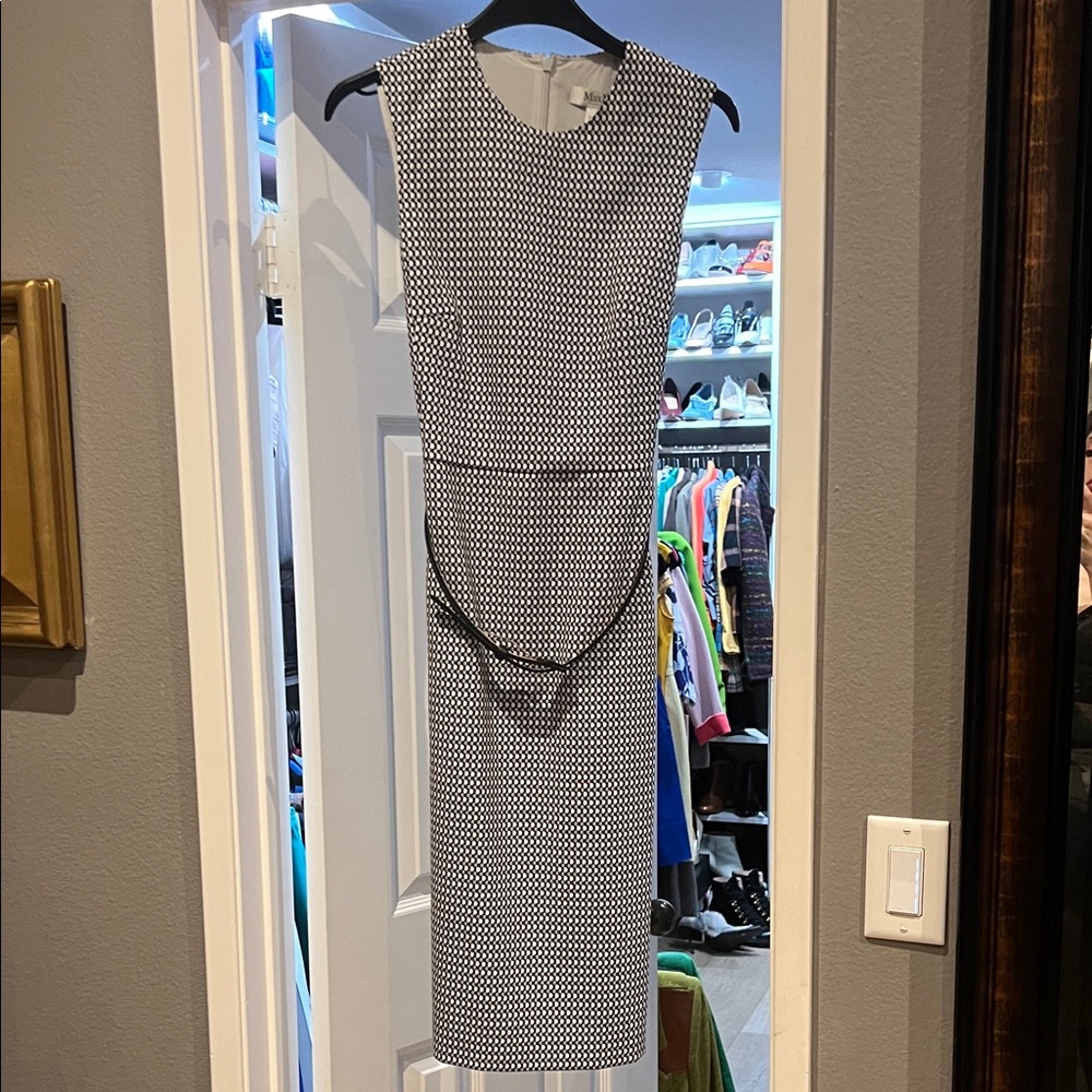Max Mara Elegant Black and White Women's Dress with belt size 2